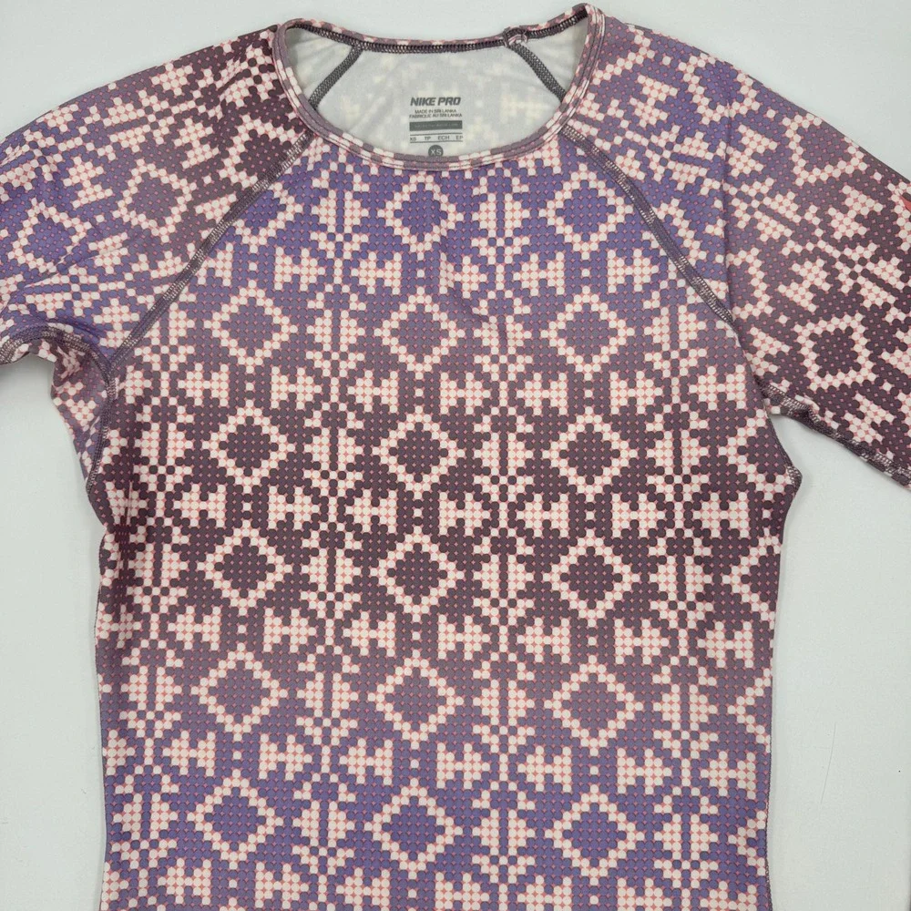 Nike Pro Dri-FIT Top Womens XS Purple Pink Geometric Fair Isle L/S 485692-563‎